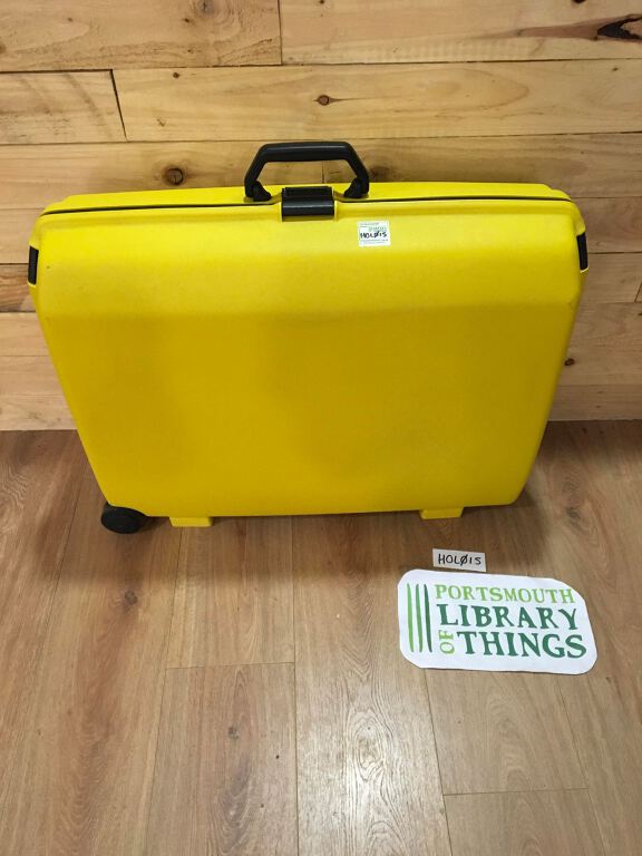 Hard Shell Suitcase (HOL015)