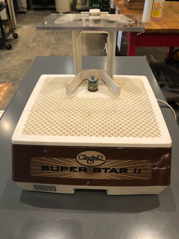 Guelph Tool Library Stained Glass Grinder (1580)