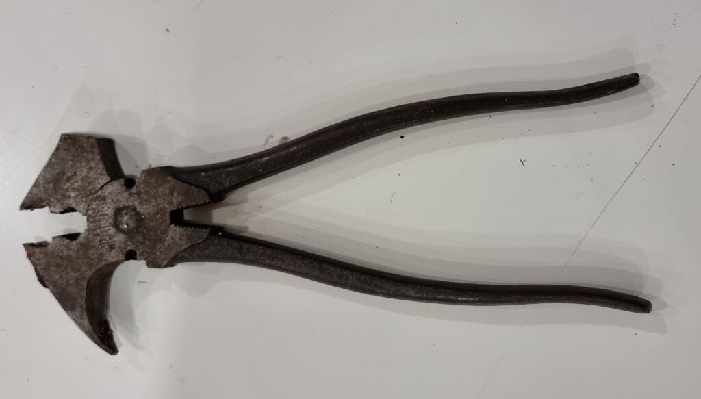 Fence & Staple Pliers