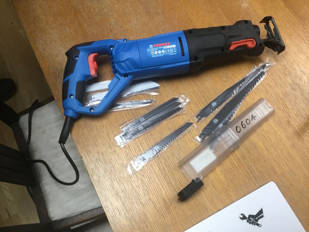Ferrex reciprocating sabre saw