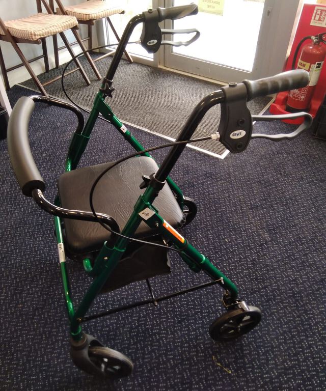 Days Patterson Medical Lightweight 4 wheel Rollator Racing green