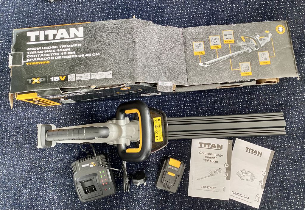 Titan 45cm Cordless Hedge Trimmer
