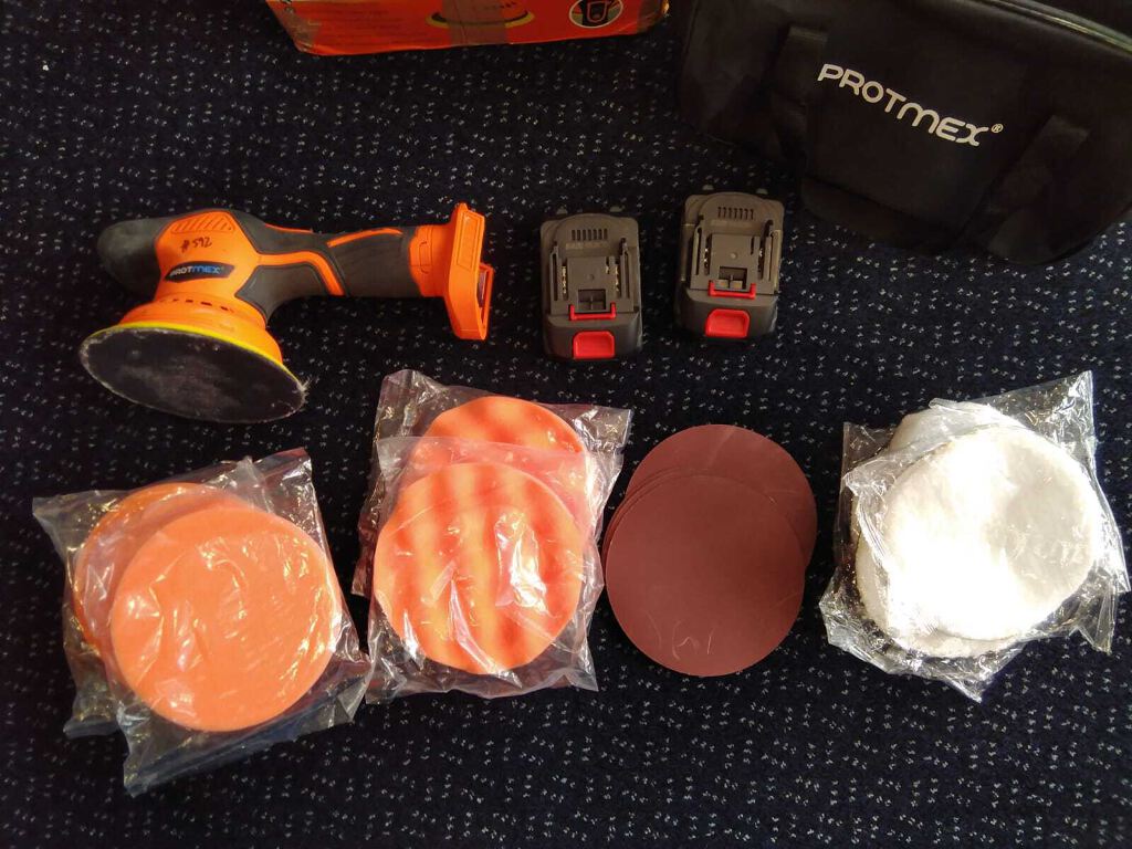 Protmex Cordless Buffer/Polisher, with 2 battery packs and various polishing/buffing pads