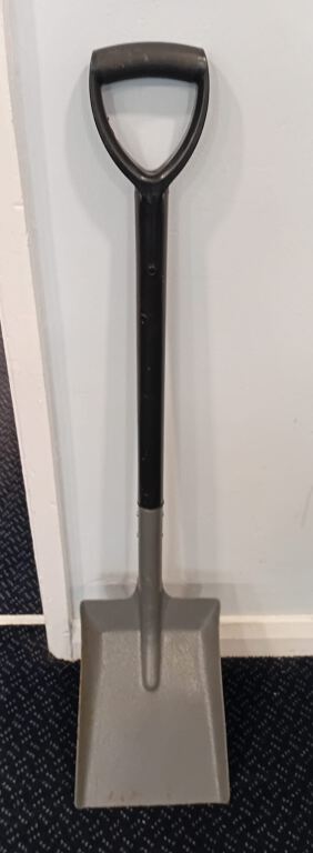Shovel, black handle