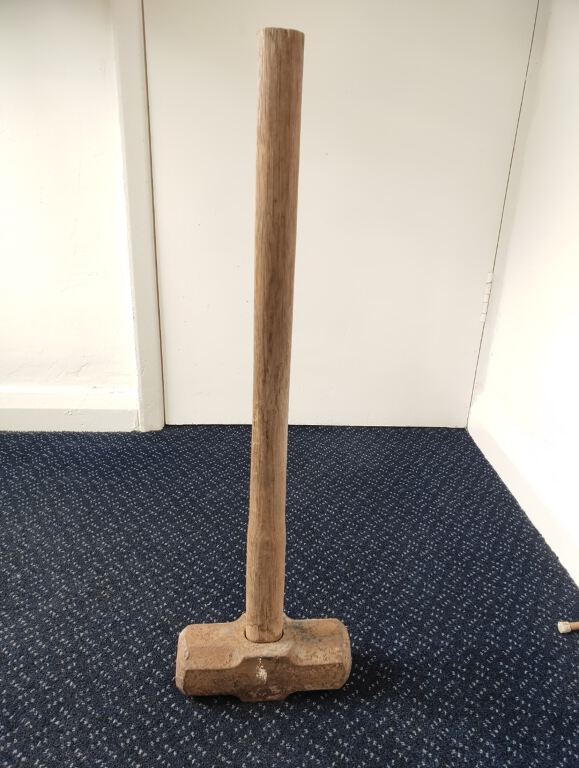 Sledge Hammer 14lb 6.35kg with long wooden handle