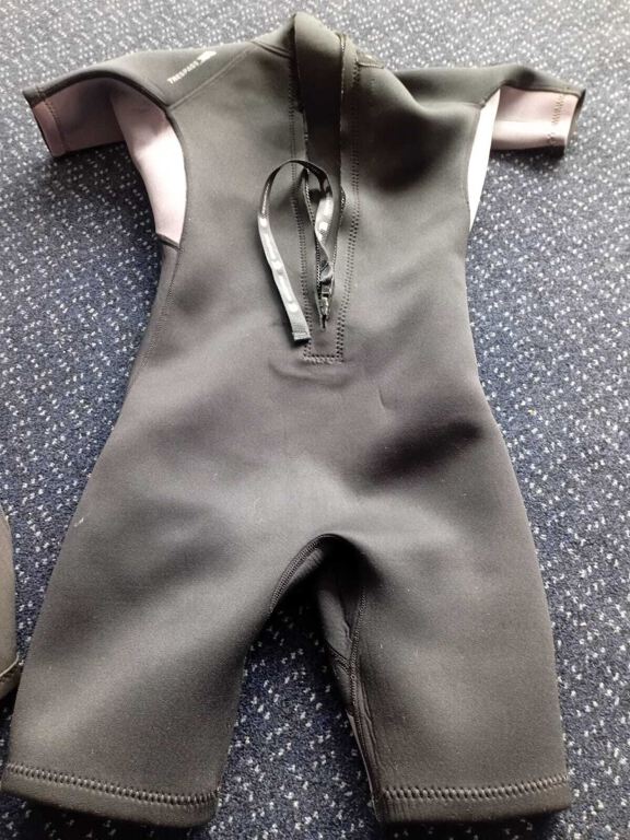 Trespass 3mm Childs wetsuit suit for ages 9-10