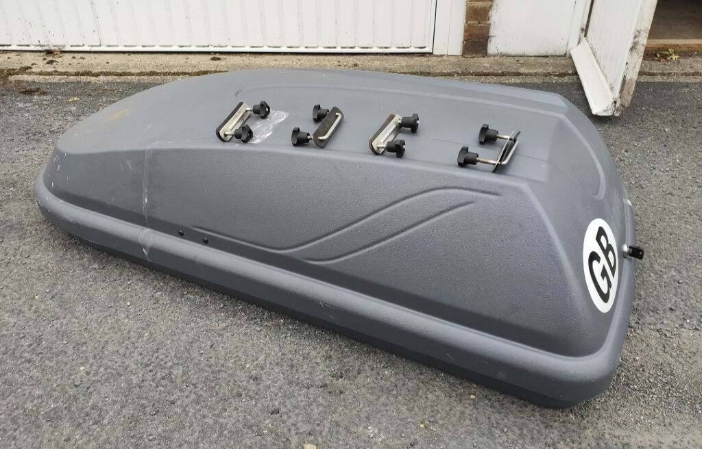Car Roof Box (with 4 U-bolt Clamps)