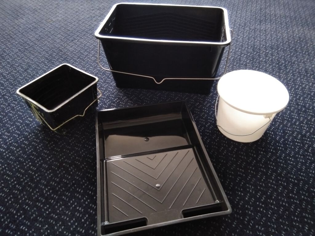 Set of 5 Decorators Paint Cans Tray and Sanding Block