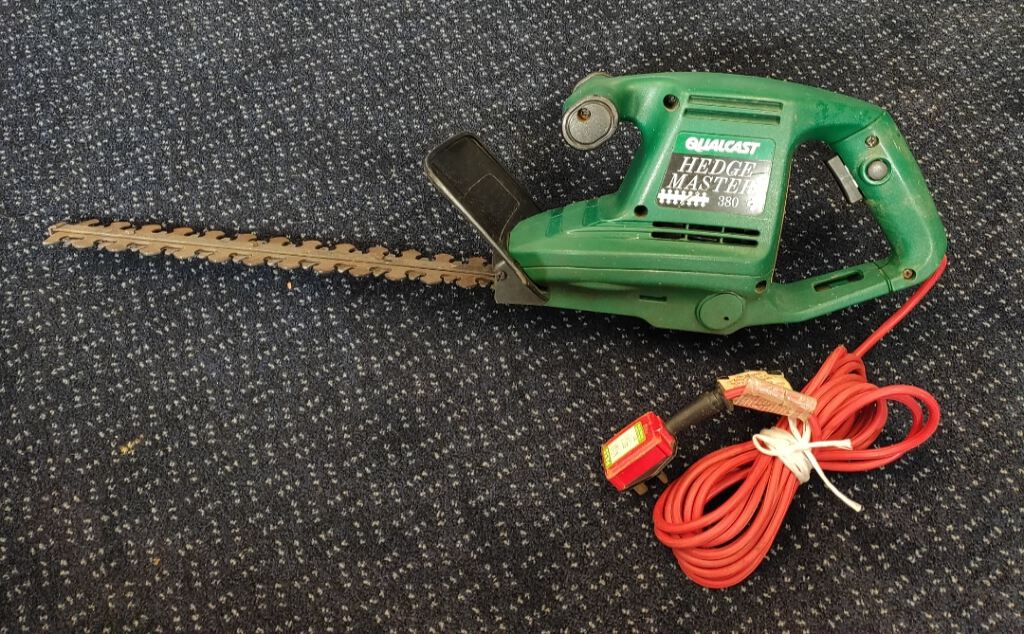 QUALCAST Hedge Trimmer (Hedge Master H380)