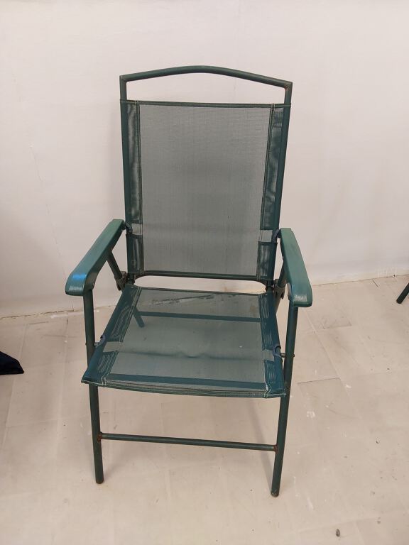 3 Green Folding Chairs (R109)
