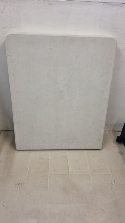 Folding table (R160)