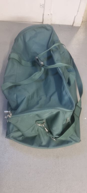 Large Wheeled Holdall (R224)