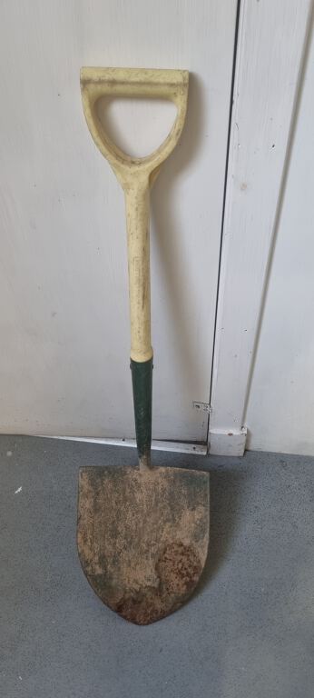 Large shovel (R248)