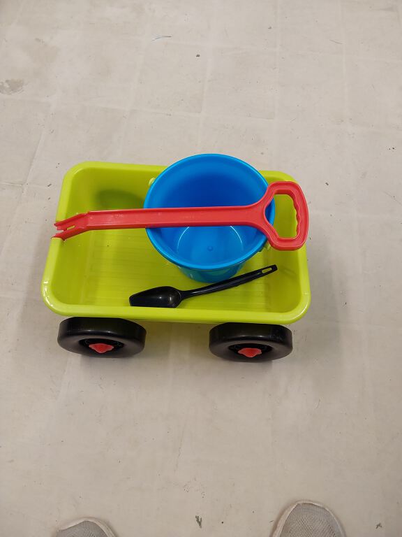 Toy Trolley and Bucket & Spade (R166)