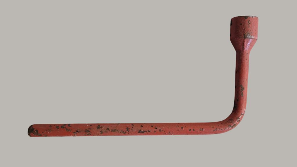 Lug Nut Wrench (R042)