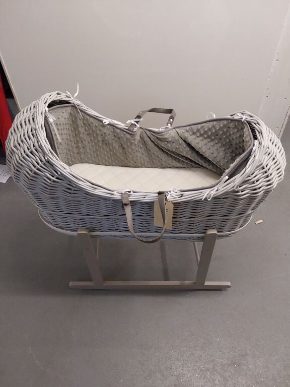 Moses Basket Travel Crib (R137)